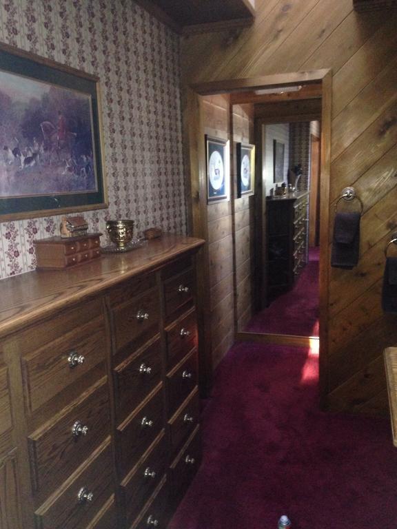 Switzerland Haus Bed And Breakfast Inn Биг Беър Лейк Стая снимка